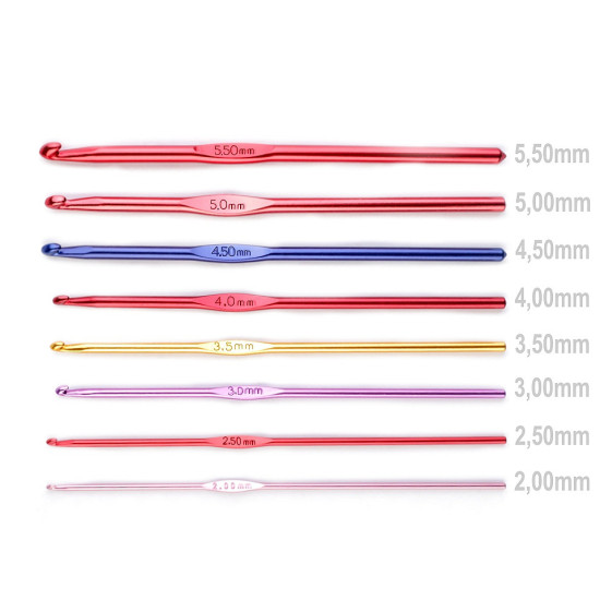 Crochet hook size 2-5,5 - Random colors (1 Piece)