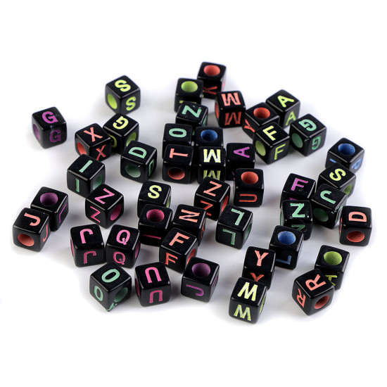 Koraliki modułowe plastikowe kostka z literkami 8x8 mm - Mix (100 Sztuki) Koraliki modułowe plastikowe kostka z literkami 8x8 mm - Mix (100 Sztuki)