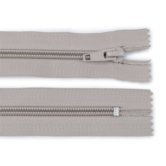 Nylon zipper, no 5, closed-end 18cm pol - Red (10 Pieces) Nylon zipper, no 5, closed-end 18cm pol - Red (10 Pieces)