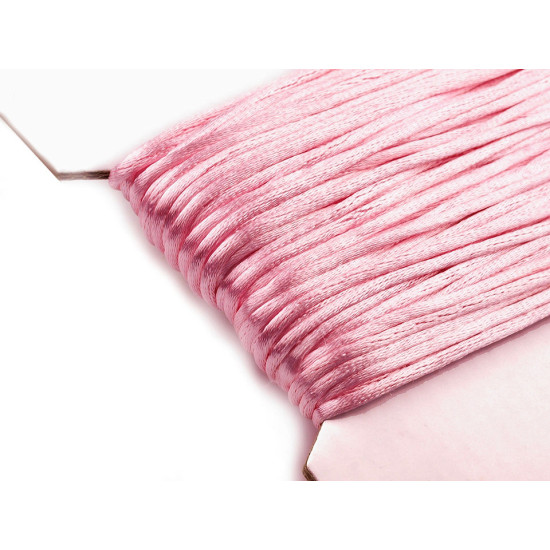 100% polyester rattail satin cord ø2mm - Creamy light (200 Meters) 100% polyester rattail satin cord ø2mm - Creamy light (200 Meters)