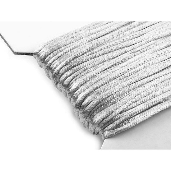 100% polyester rattail satin cord ø2mm - Creamy light (200 Meters) 100% polyester rattail satin cord ø2mm - Creamy light (200 Meters)