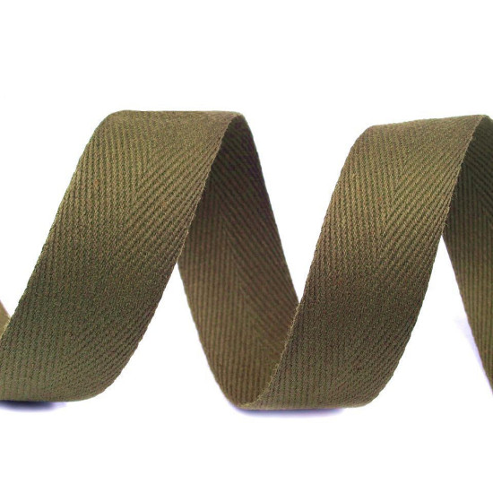 Taśma jodełka szerokość 20 mm - Zielony jodłowy (200 Metry) Taśma jodełka szerokość 20 mm - Zielony jodłowy (200 Metry)
