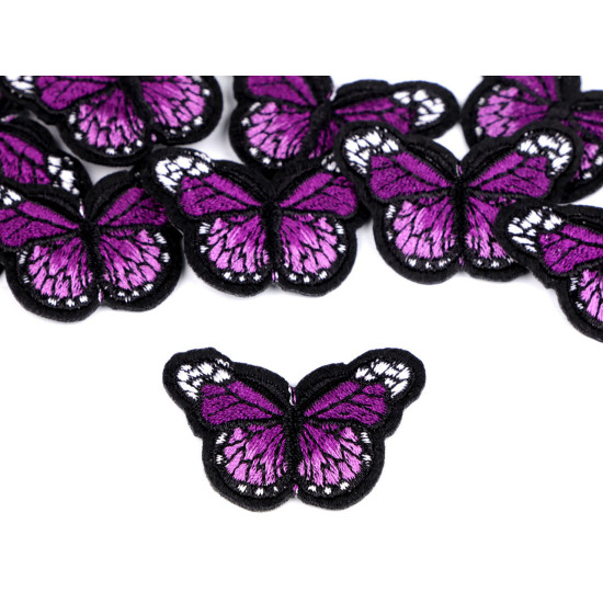 Petit patch thermocollant papillon - Couleur prune (10 Pièces) Petit patch thermocollant papillon - Couleur prune (10 Pièces)