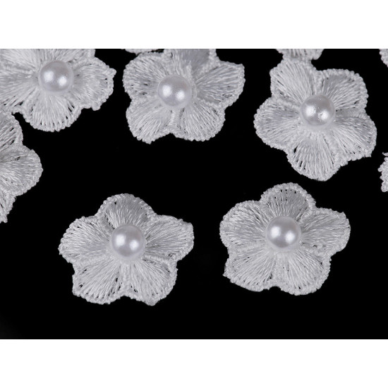 Embroidery flower with pearl bead ø2 cm - Cream lightest (10 Pieces) Embroidery flower with pearl bead ø2 cm - Cream lightest (10 Pieces)