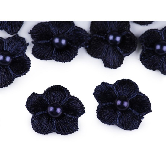 Embroidery flower with pearl bead ø2 cm - Cream lightest (10 Pieces) Embroidery flower with pearl bead ø2 cm - Cream lightest (10 Pieces)