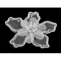 Kwiatek z kamyczkiem i koralikami do przyszycia / przyklejenia ø8 cm - White (10 Sztuki)