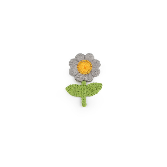 Kwiatek haftowany 2,4x3,7 cm - Pudrowy (10 Sztuki) Kwiatek haftowany 2,4x3,7 cm - Pudrowy (10 Sztuki)