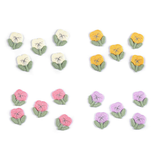 Kwiatek haftowany 2,1x2,5 cm - Biało-żółty (100 Sztuki) Kwiatek haftowany 2,1x2,5 cm - Biało-żółty (100 Sztuki)