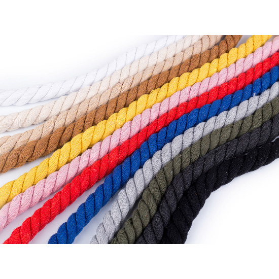 Twisted cotton cord / rope ø12 mm, macrame - Red (30 Meters) Twisted cotton cord / rope ø12 mm, macrame - Red (30 Meters)