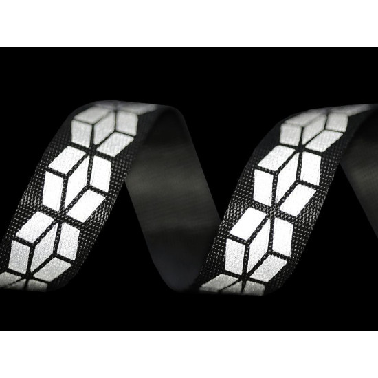 Taśma z odblaskowym nadrukiem szerokość 20 mm - Czarny (50 Metry) Taśma z odblaskowym nadrukiem szerokość 20 mm - Czarny (50 Metry)