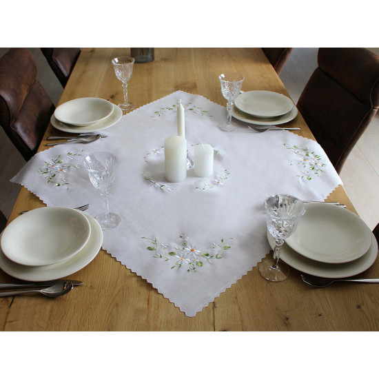 Față de masă textilă brodată 86x86 cm - Alb (2 Bucăți) Față de masă textilă brodată 86x86 cm - Alb (2 Bucăți)
