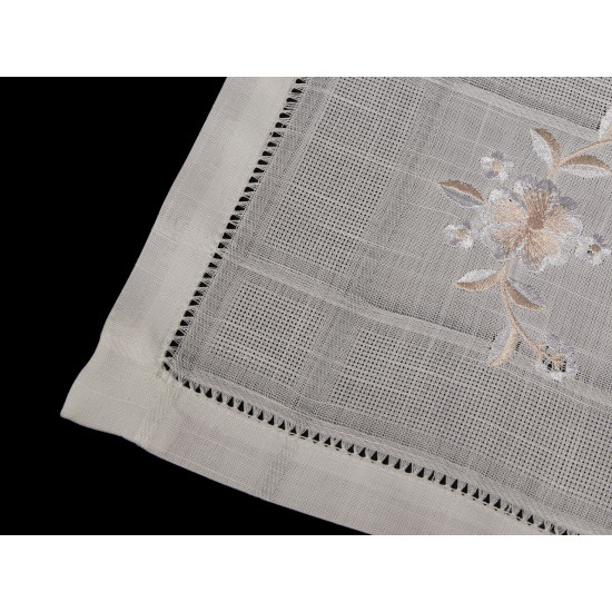 Embroidered placemat 30x45 cm - Off white (2 Pieces) Embroidered placemat 30x45 cm - Off white (2 Pieces)