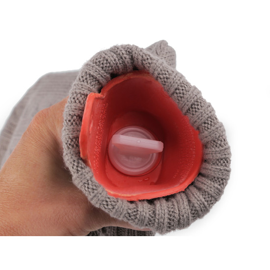 Hot water bottle with knitted cover 20x35 cm - Creamy light (1 Piece) Hot water bottle with knitted cover 20x35 cm - Creamy light (1 Piece)